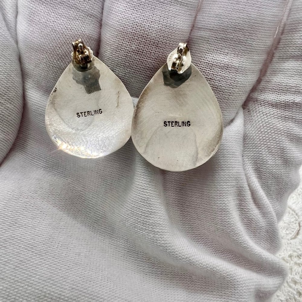 Vintage Larry Spencer Native America Navajo White Buffalo Earrings, Howlite - Picture 2 of 8